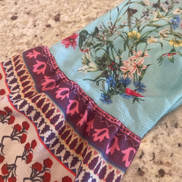 Umgee Women Size M Aqua Floral Peasant Blouse Boho Off the Shoulders Bell Sleeve - Picture 6 of 7